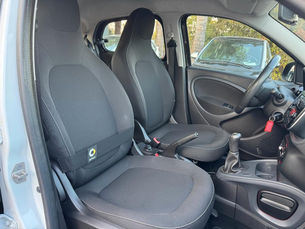 Smart ForFour 70 1.0 Passion 2018 LED