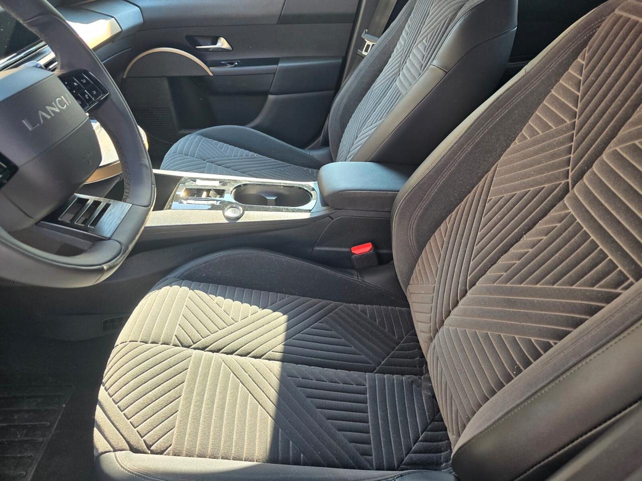 Lancia Ypsilon Hybrid e-DCT LX rate 99,00