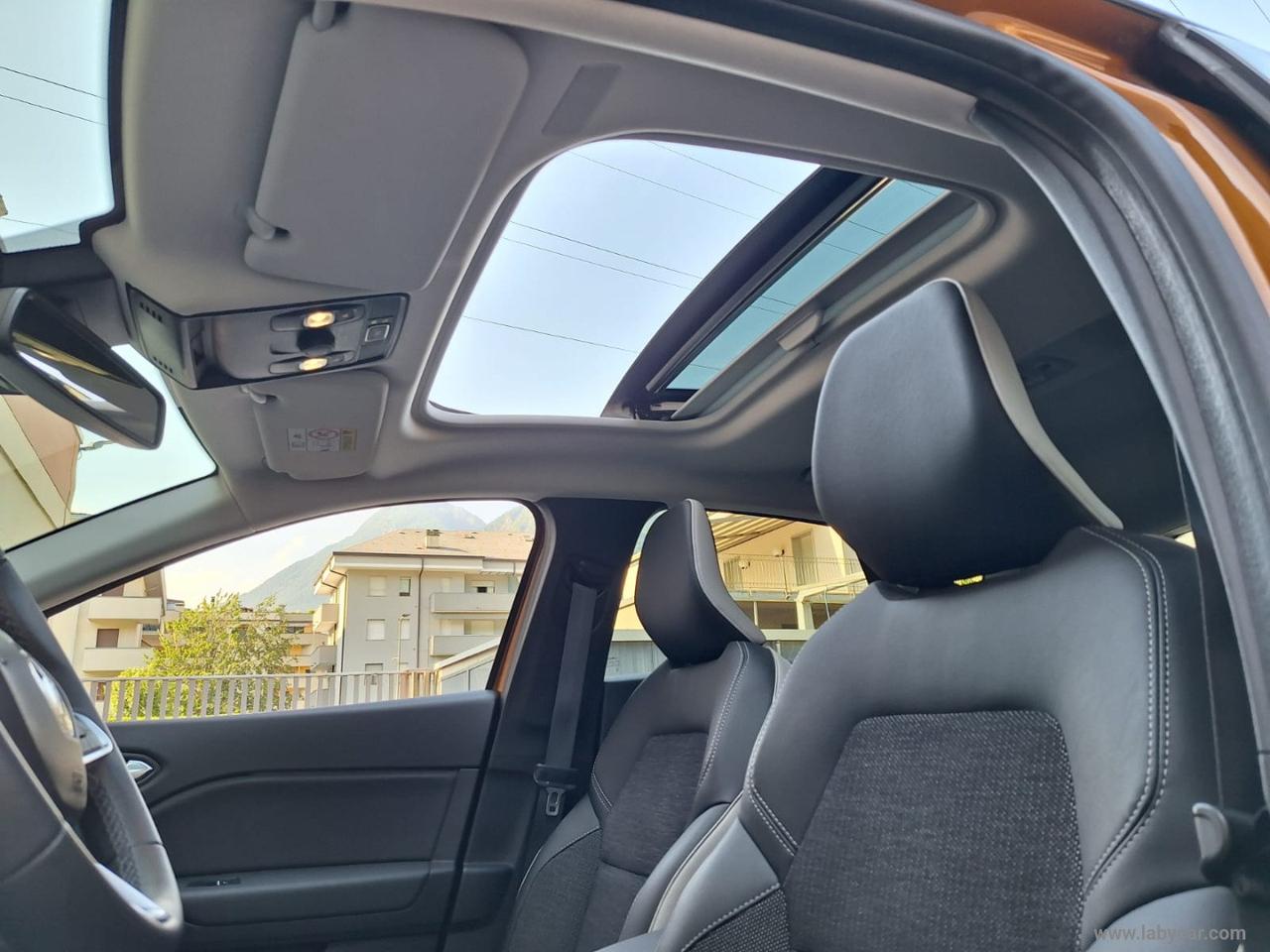 RENAULT Captur INTENSE Plug-in Hybrid E-Tech TETTO 160 CV