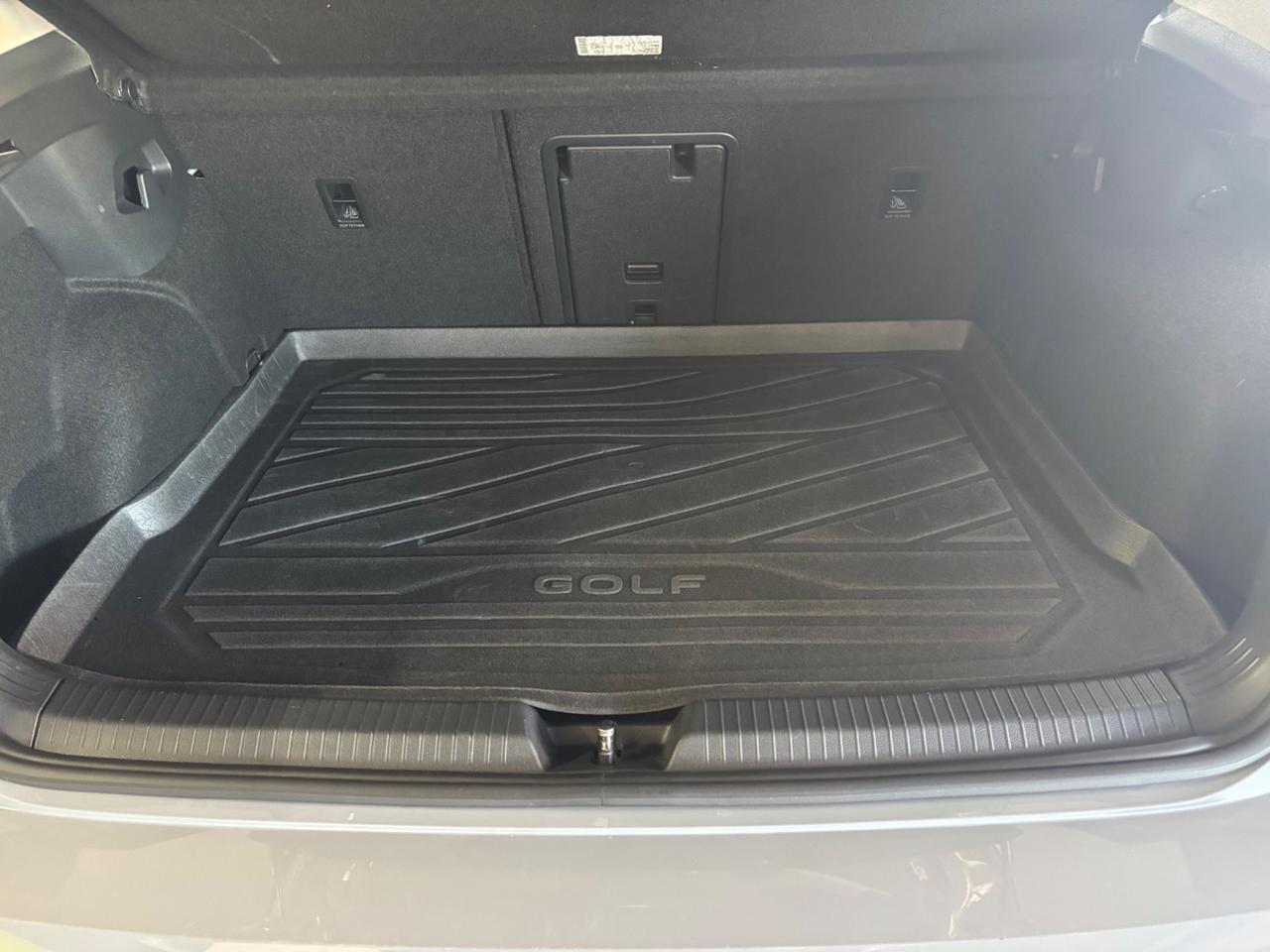 VW Golf 1.0 eTSI EVO DSG Life scarico akrapovic, neopatentati