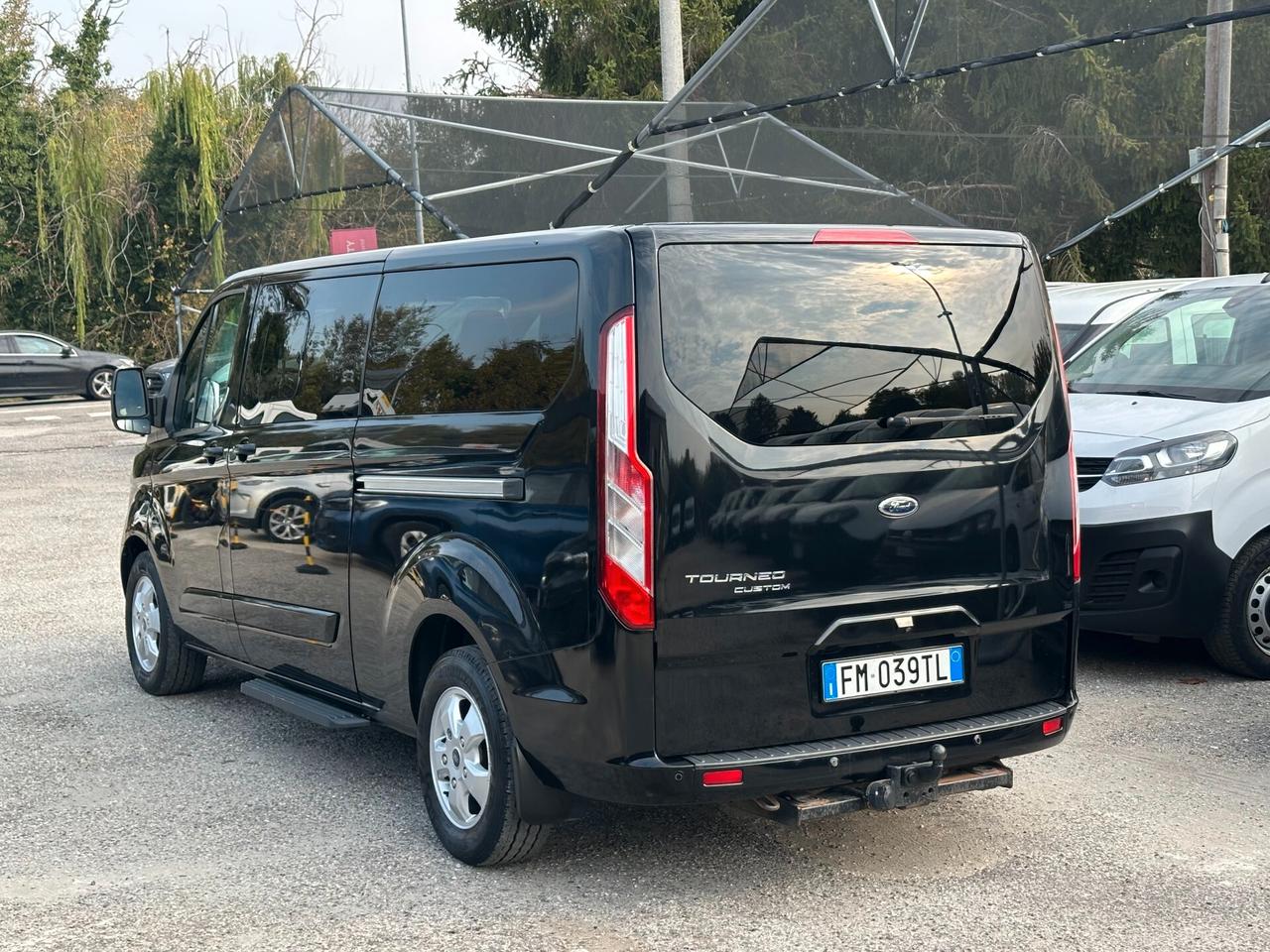 Ford Tourneo Custom 9 POSTI 2.0 TDCi 130CV aut. PL Titanium
