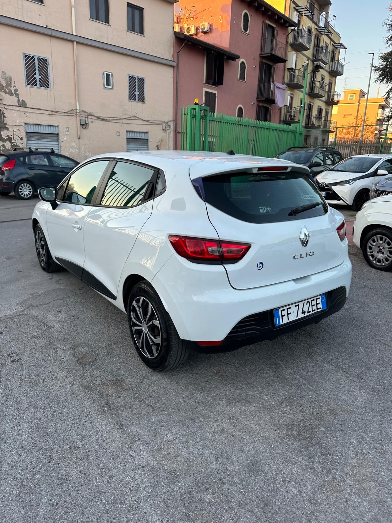 Renault Clio 1.2 75CV 5 porte Zen