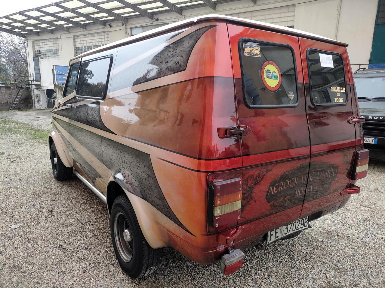 Bedford 2.3 d Van Customizzato ed aerografato