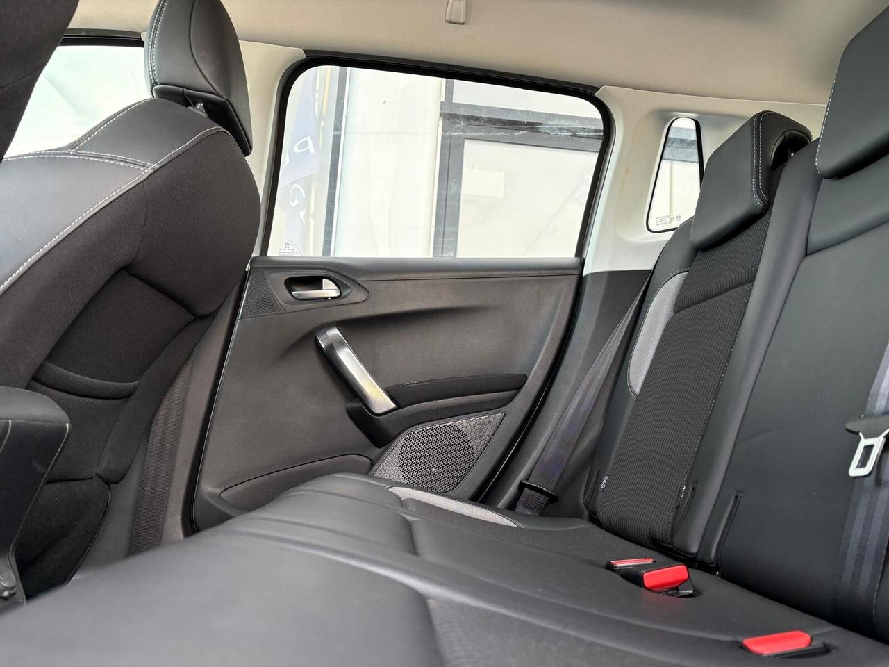 Peugeot 2008 ALLURE 1.6 BlueHDi 100 Grip Control