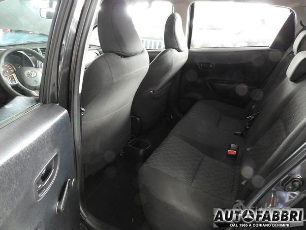 TOYOTA - Yaris - 1.0 5 porte Active