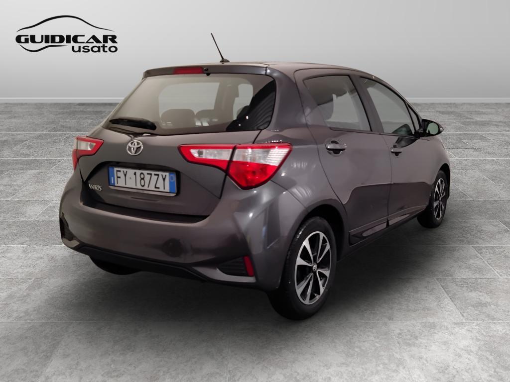 TOYOTA Yaris III 2017 - Yaris 5p 1.0 Active my18