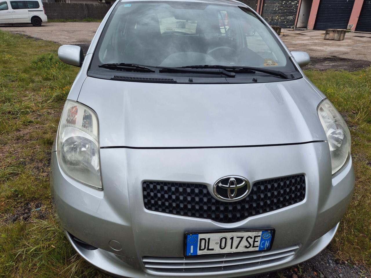 Toyota Yaris 1.0 benzina 5 porte
