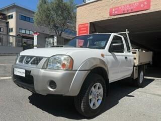 Nissan NP300 2.5 Dci King Cab Gancio traino