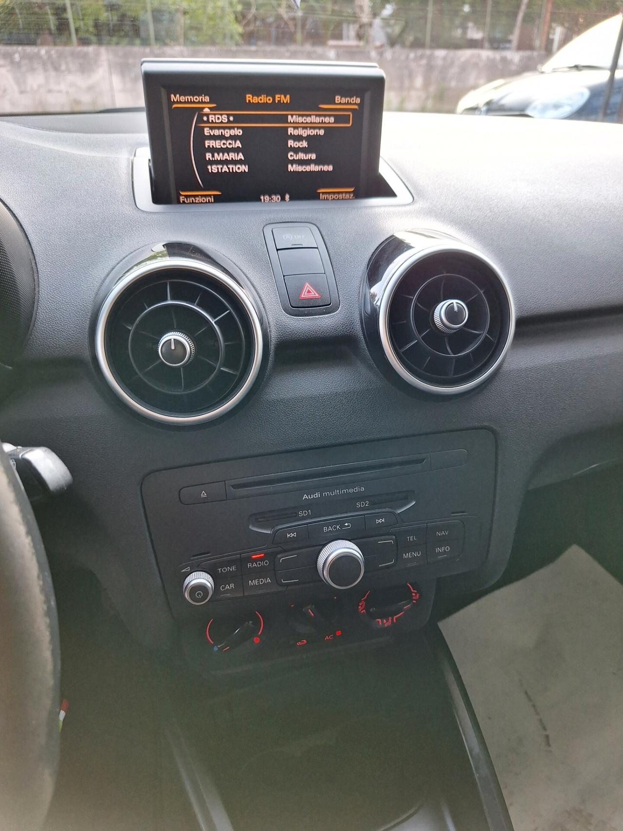 Audi A1 1.6 TDI 90 cv Ambition 2012