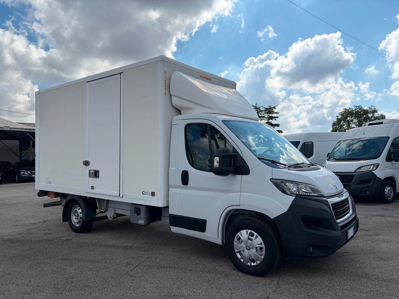 Peugeot Boxer 335 2.2 BlueHDi 165 S&S Cabinato CON SPONDA IDRAULICA