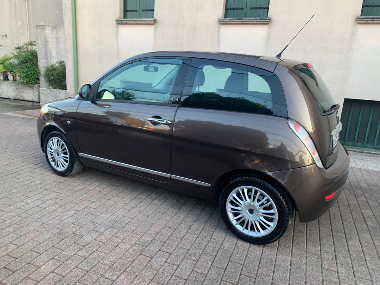 Lancia Ypsilon 1.2 69 CV Diva