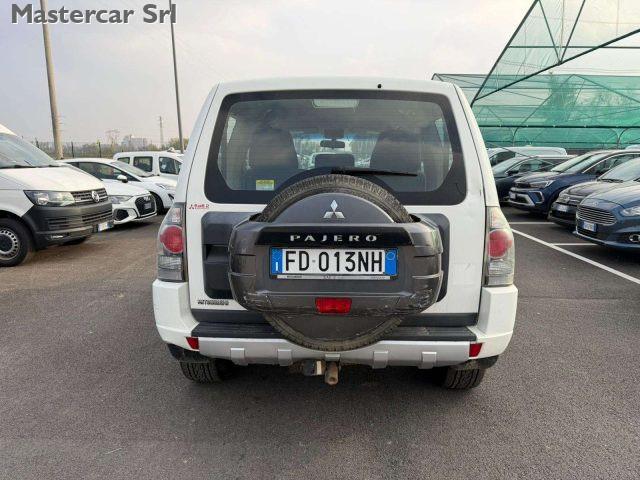 MITSUBISHI Pajero Pajero IV 2007 3.2 cr Instyle 3p auto - FD013NH