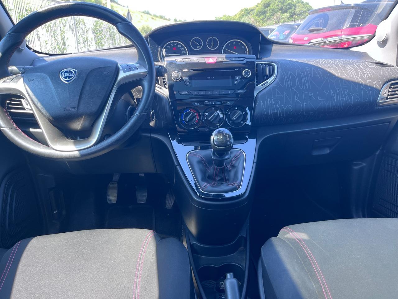 Lancia Ypsilon 1.2 69 CV 5 porte S&S Silver