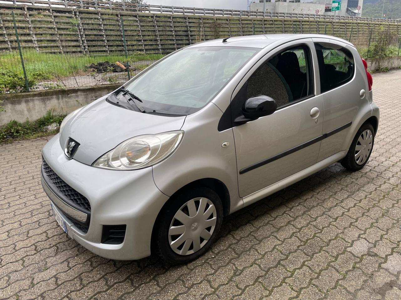 Peugeot 107 1.0 68CV 5p. Plaisir