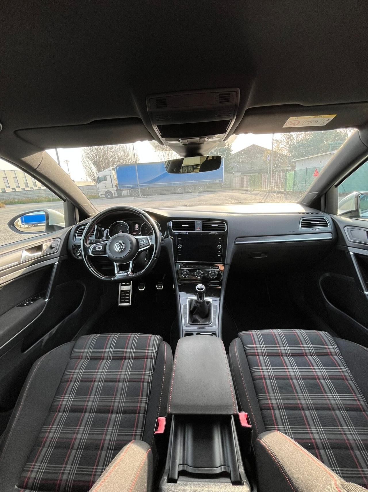 Volkswagen Golf GTI Performance 2.0 245 CV TSI 3p. BMT