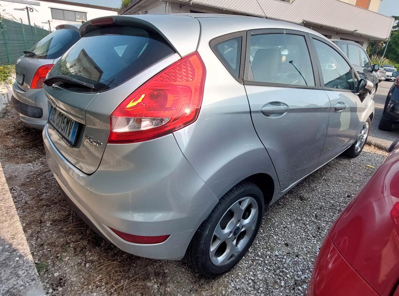 Ford Fiesta 1.2 benzina Neopatentati
