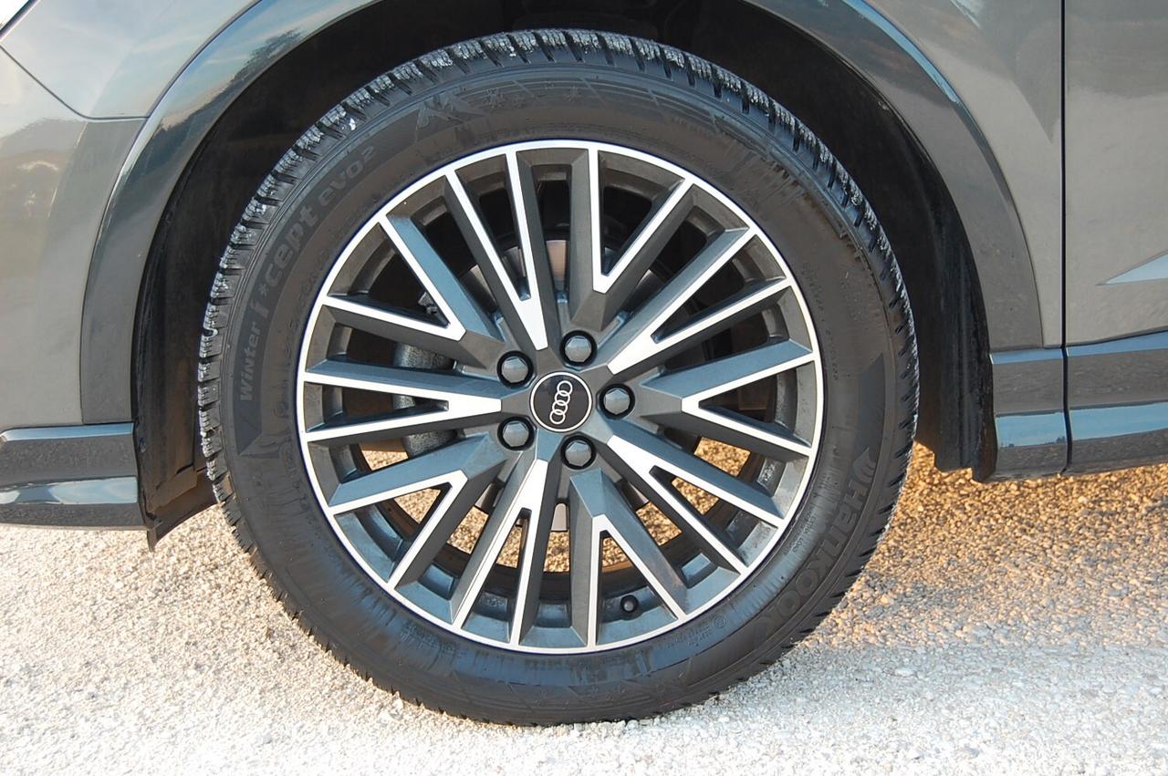 Audi Q3 35 TDI S tronic Business