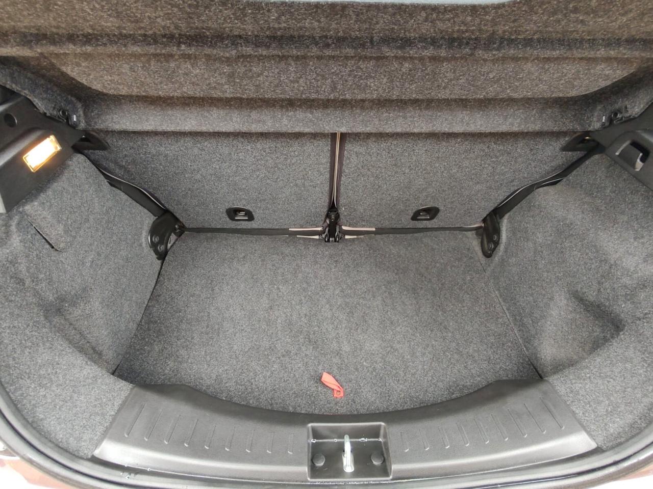 Lancia Ypsilon ELLE 5 PORTE, 1.2 8V 69CV, EURO 6B, OK NEOPATENTATI, GARANZIA L.12 MESI