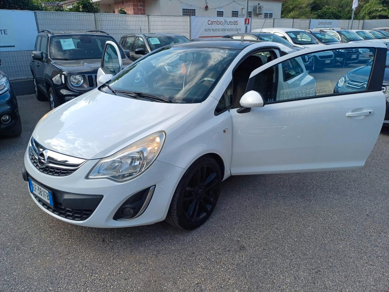 Opel Corsa 1.2 3 porte b-color