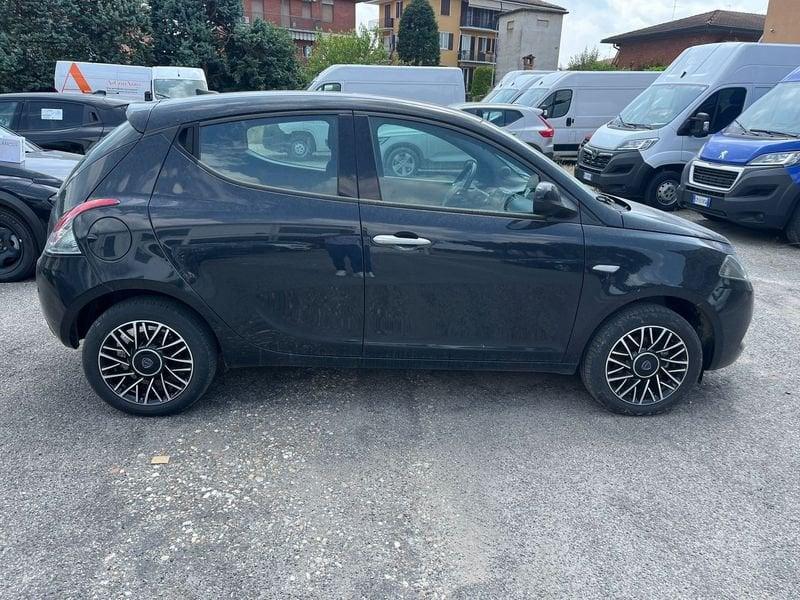 Lancia Ypsilon Ypsilon 1.0 FireFly 5 porte S&S Hybrid Platino