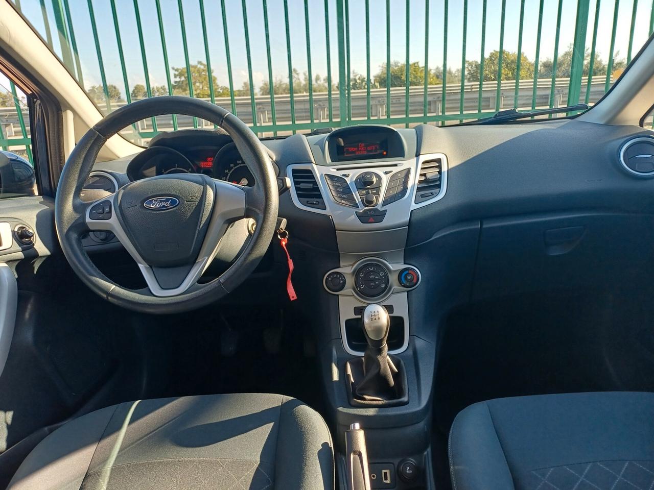 Ford Fiesta 1.4 TDCi 70CV 5 porte Titanium