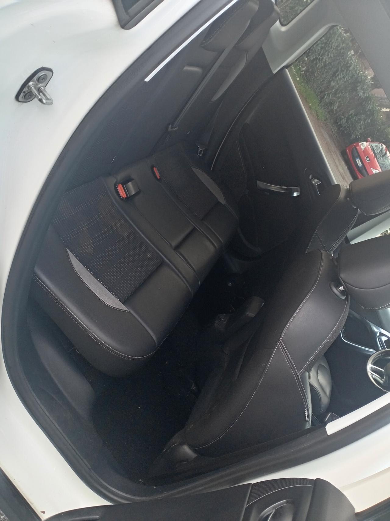 Peugeot 2008 BlueHDi 100 Allure