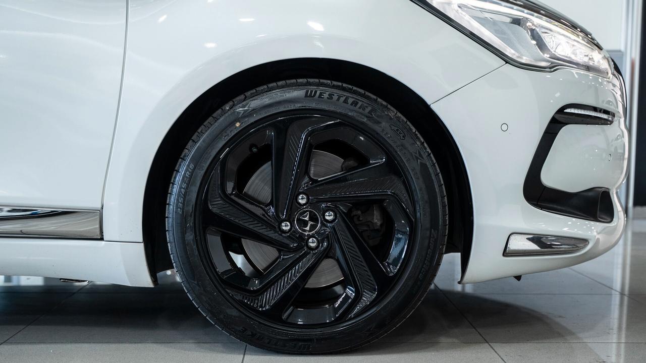 Ds DS5 Automobiles 5 2.0 BLUEHDI 180CV SPORTCHIC HEAD-UP TETTO PELLE XENO FULL OPTIONAL