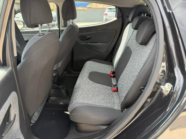 Lancia Ypsilon 1.0 FireFly 5 porte S&S Hybrid Silver