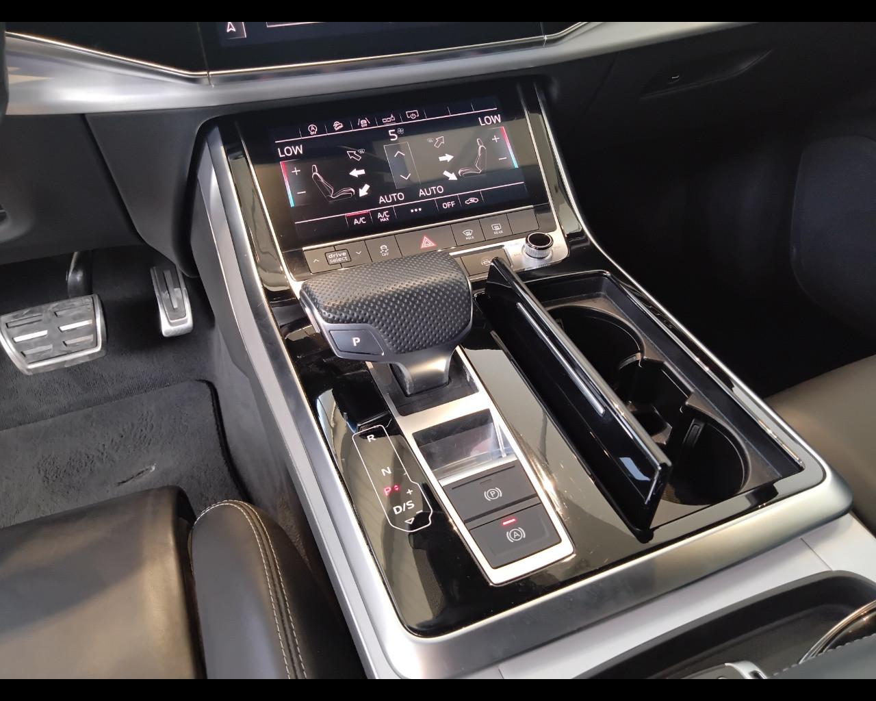 AUDI Q8 I 2018 - Q8 50 3.0 tdi mhev Sport quattro tiptronic