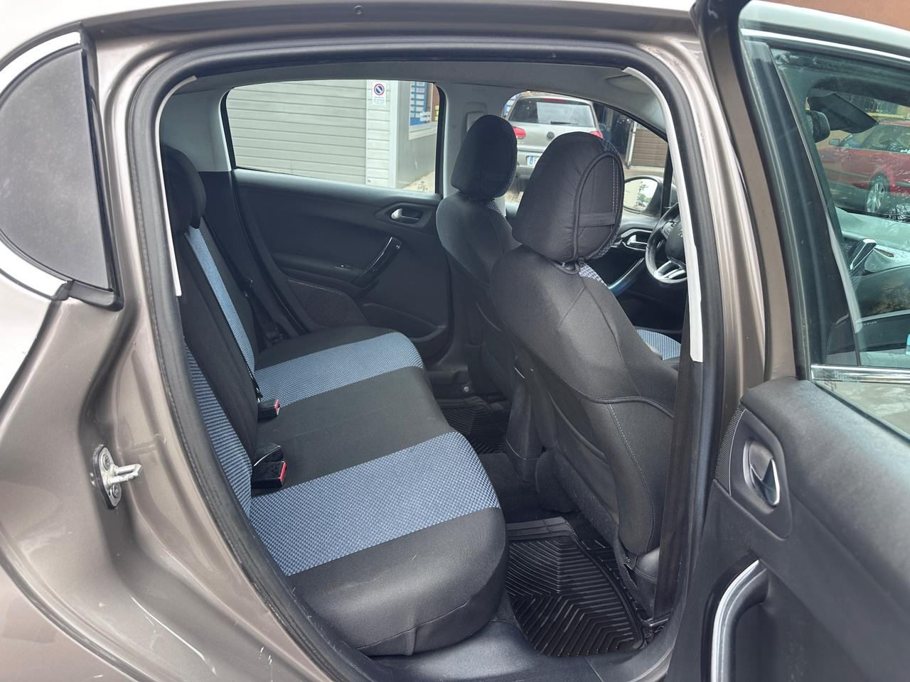 Peugeot 208 1.2 VTi 82 CV 5porte Allure Gpl