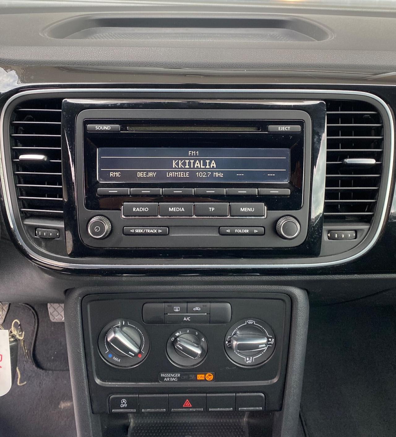 Volkswagen Maggiolino CABRIO 2.0 TDI 110cv Sport