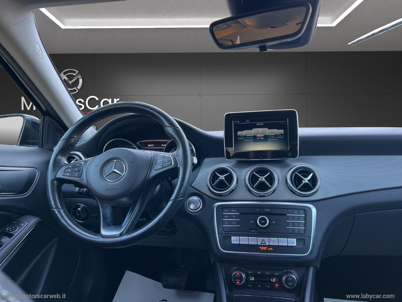 MERCEDES-BENZ GLA 200 Sport