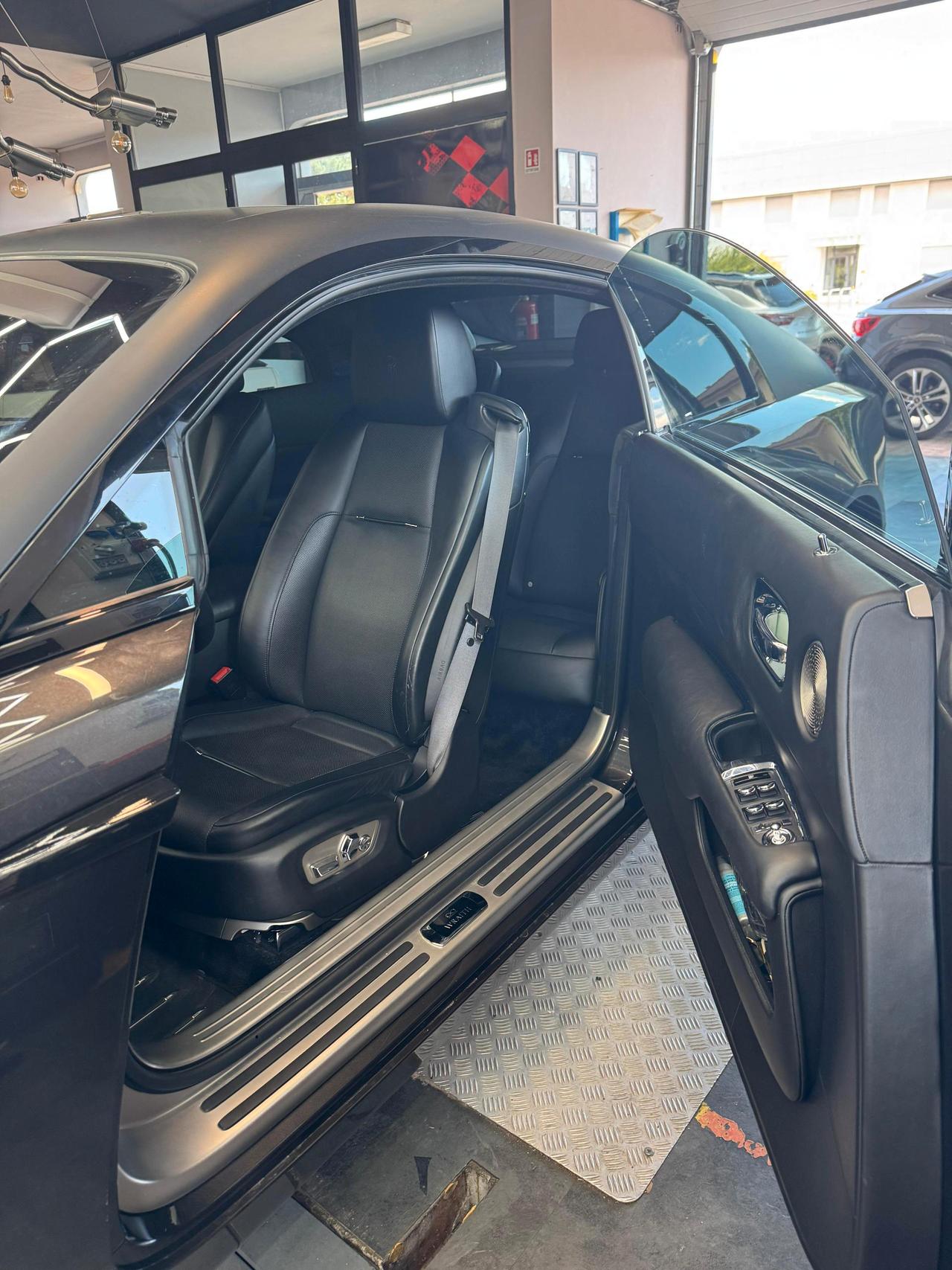 Rolls-Royce Wraith 6.6 V12