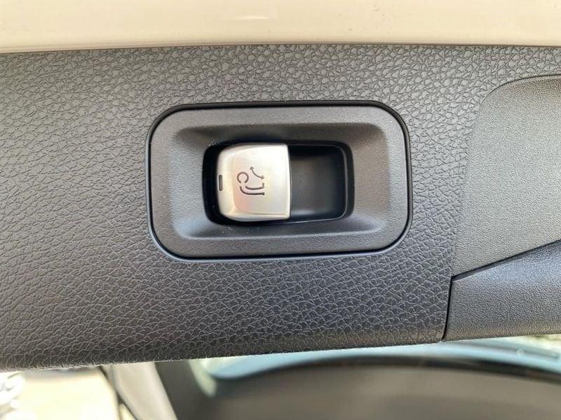 Mercedes-Benz Classe E E 220 d Mild hybrid S.W. AMG Line Night Pack tetto Camera 360°