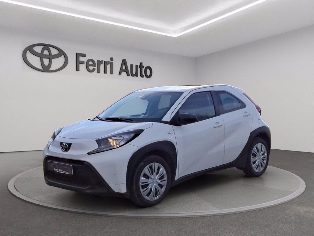 TOYOTA Aygo x 1.0 active 72cv del 2025
