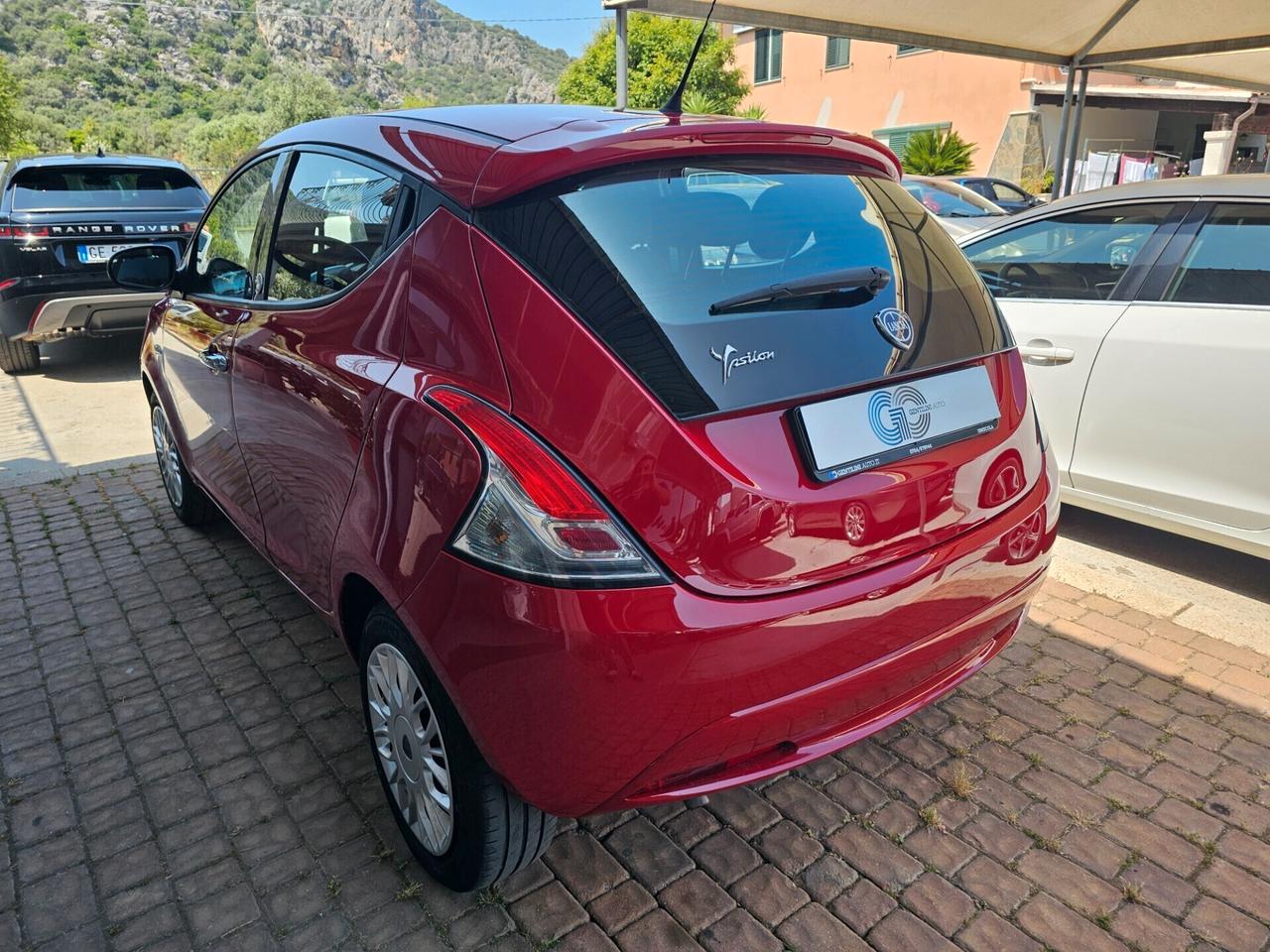 Lancia Ypsilon 1.2 69 CV 5 porte GPL Ecochic Silver