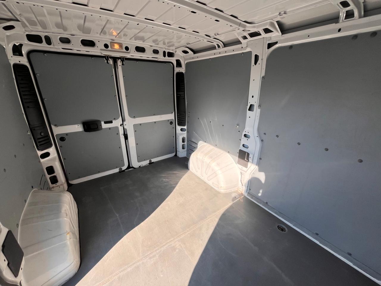 PEUGEOT BOXER 328 L1H1 2.2 BlueHDi 120 CV * FURGONE