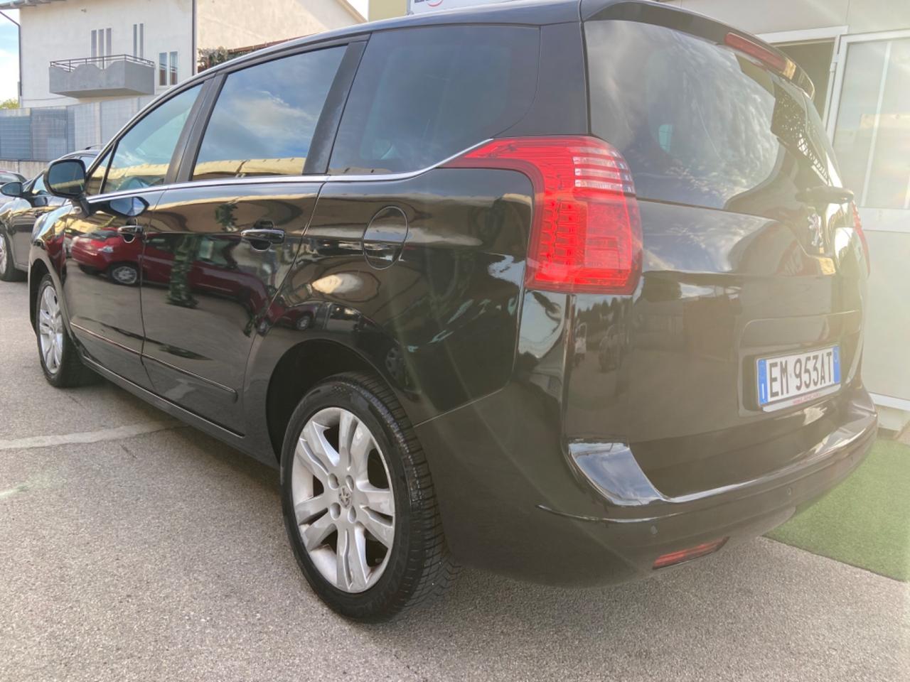 Peugeot 5008 1.6 HDi 115CV accessoriata