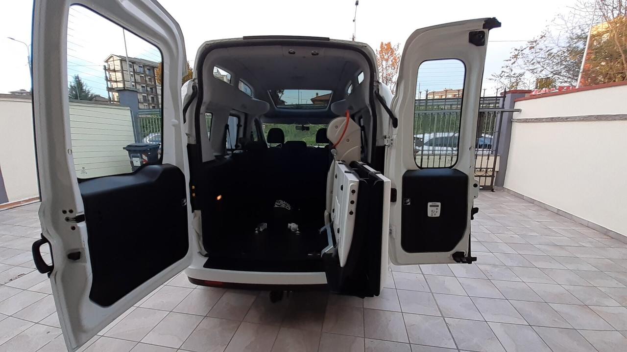 Doblo tetto alto trasporto disabili 1.6 MJT €6
