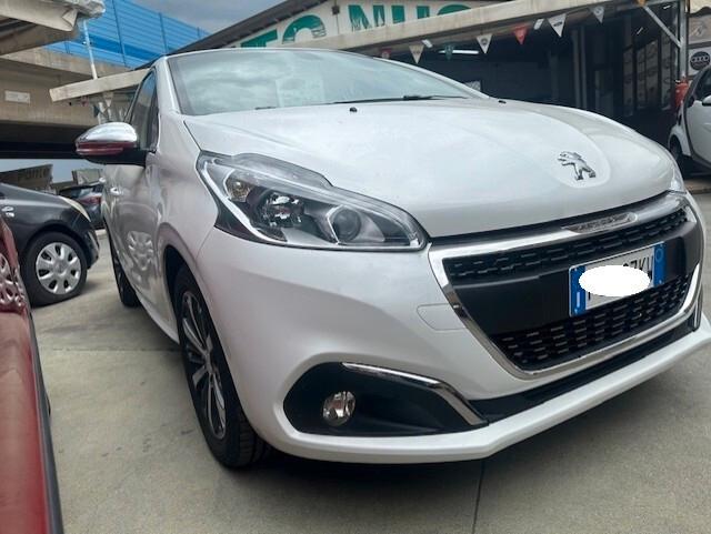 PEUGEOT 208 AUTOMATICA CON SOLI 20 MILA KM!