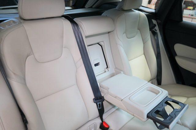 VOLVO XC60 B4 AWD Geartronic Inscription Ufficiale Certificat