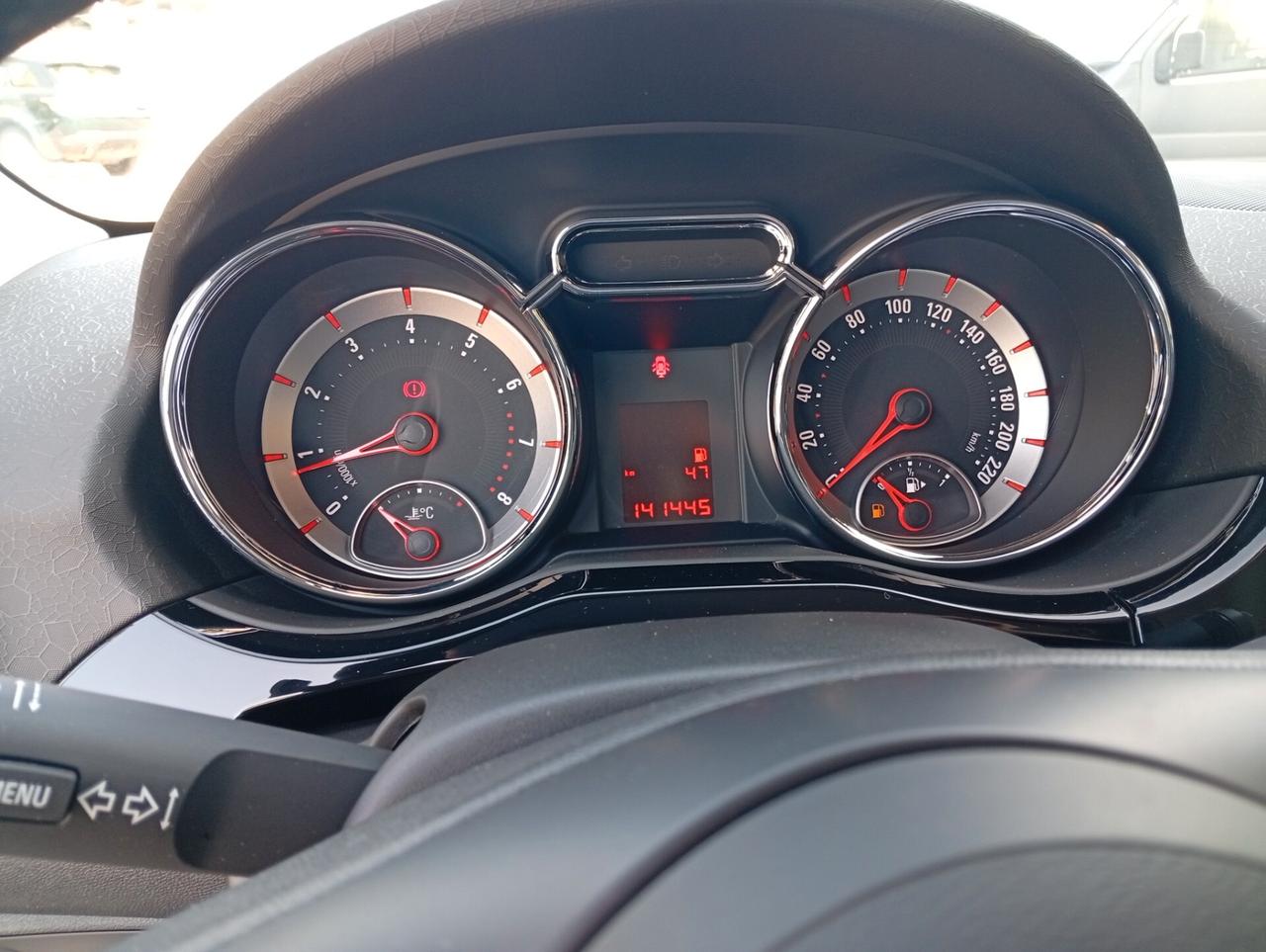 Opel Adam Rocks 1.2 70 CV