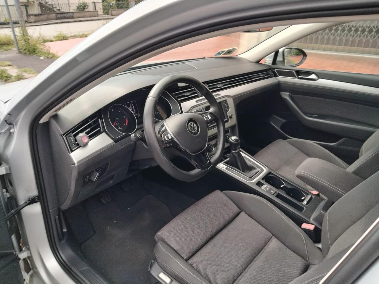 Volkswagen Passat Comfortline 1.6 TDI