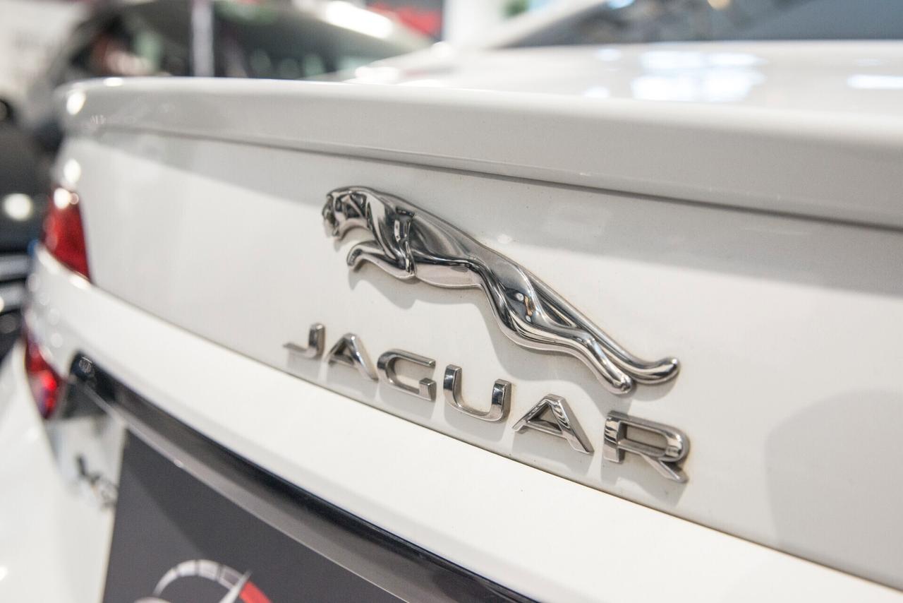 JAGUAR XF 2,2 D LUXURY 190CV PELLE TOTALE NAVIGATORE CERCHI CAMBIO AUTOMATICO
