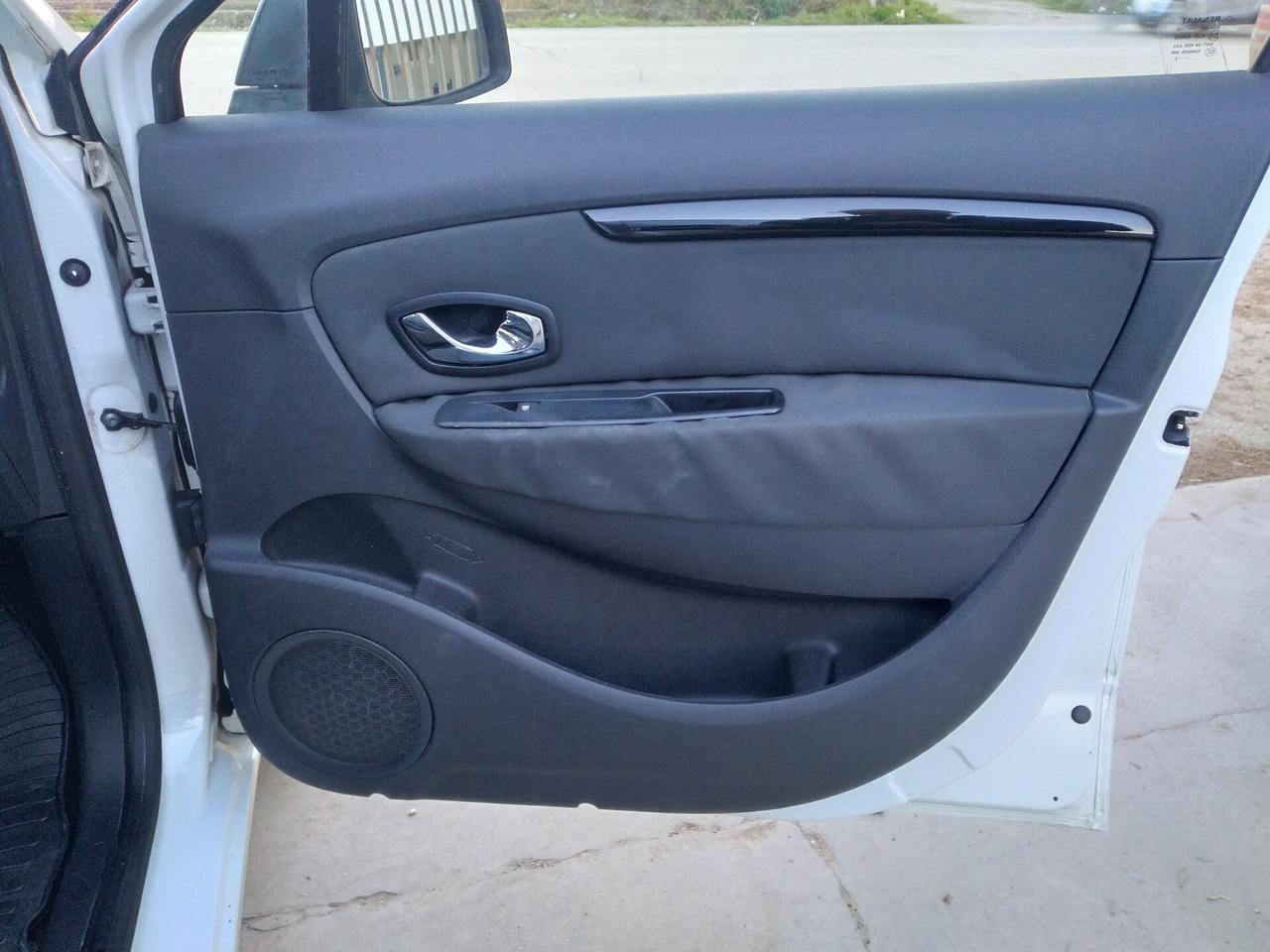 Renault Scénic X-Mod 1.5 dCi 110CV Dynamique