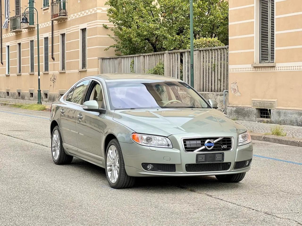 Volvo S80 4.4 V8 aut. AWD Summum