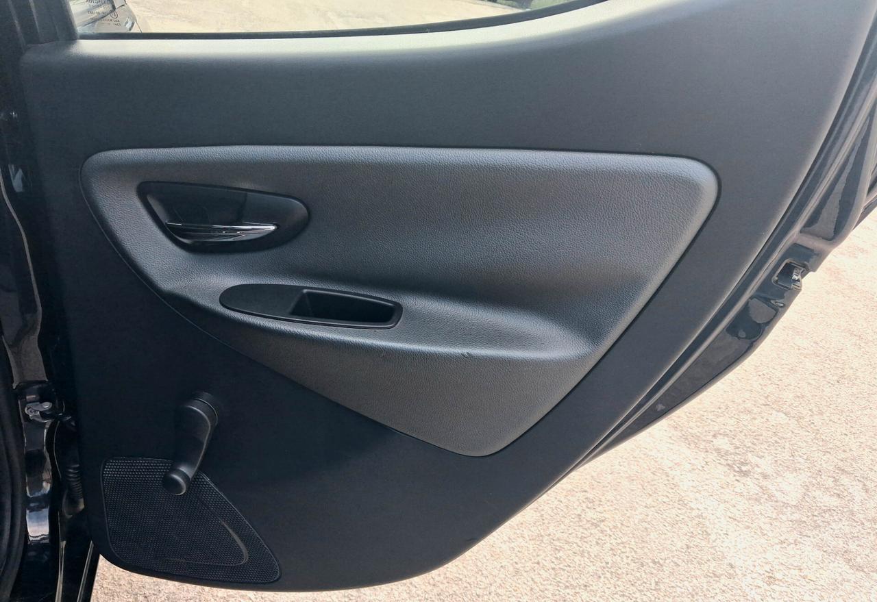 LANCIA YPSILON GOLD 1.2 BENZINA 70CV