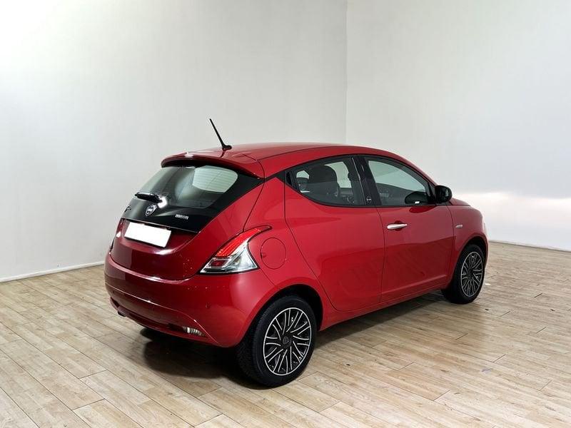 Lancia Ypsilon Ypsilon 1.0 FireFly 5 porte S&S Hybrid Ecochic Silver