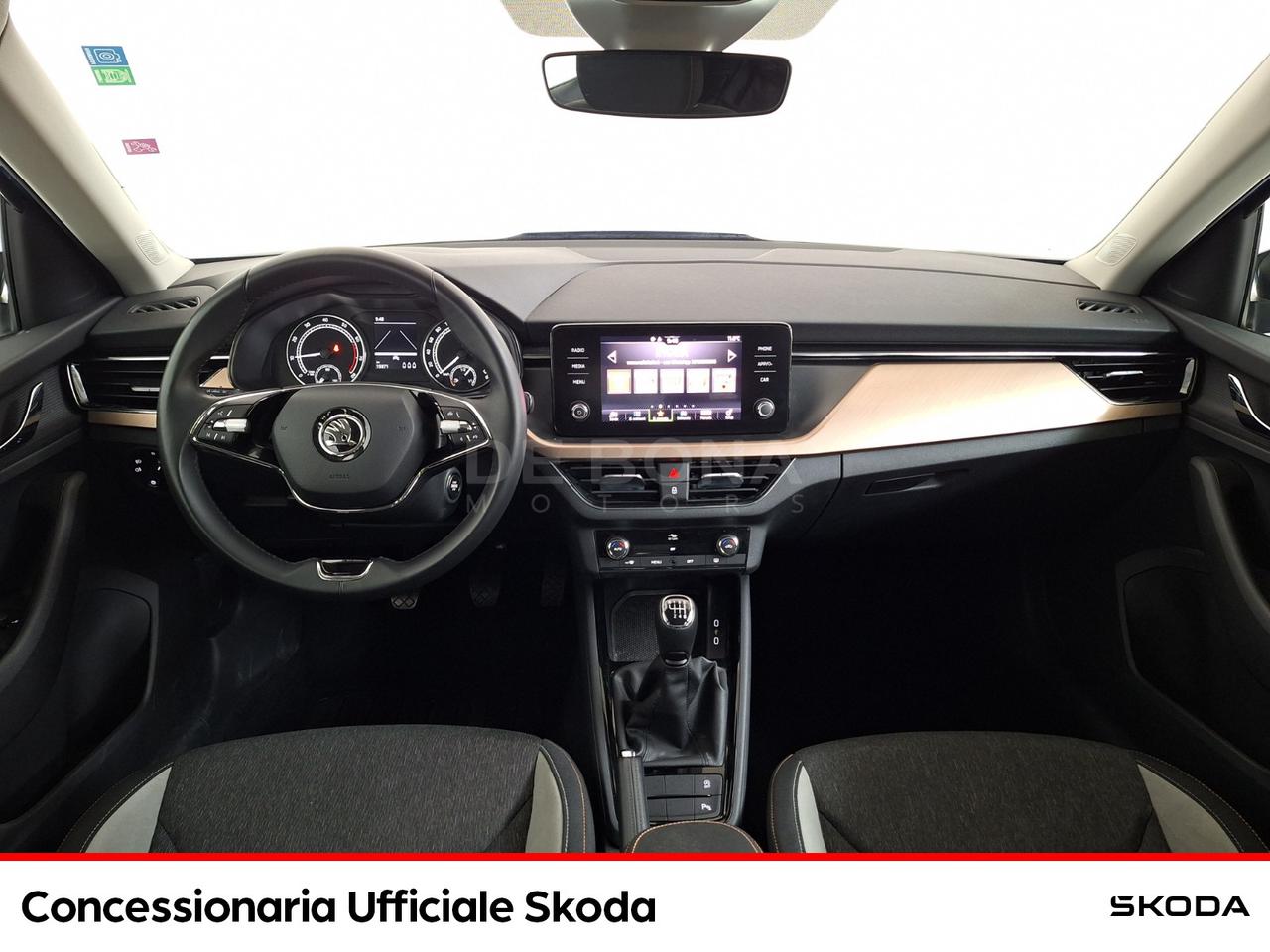 Skoda Kamiq 1.0 tsi black dots 110cv
