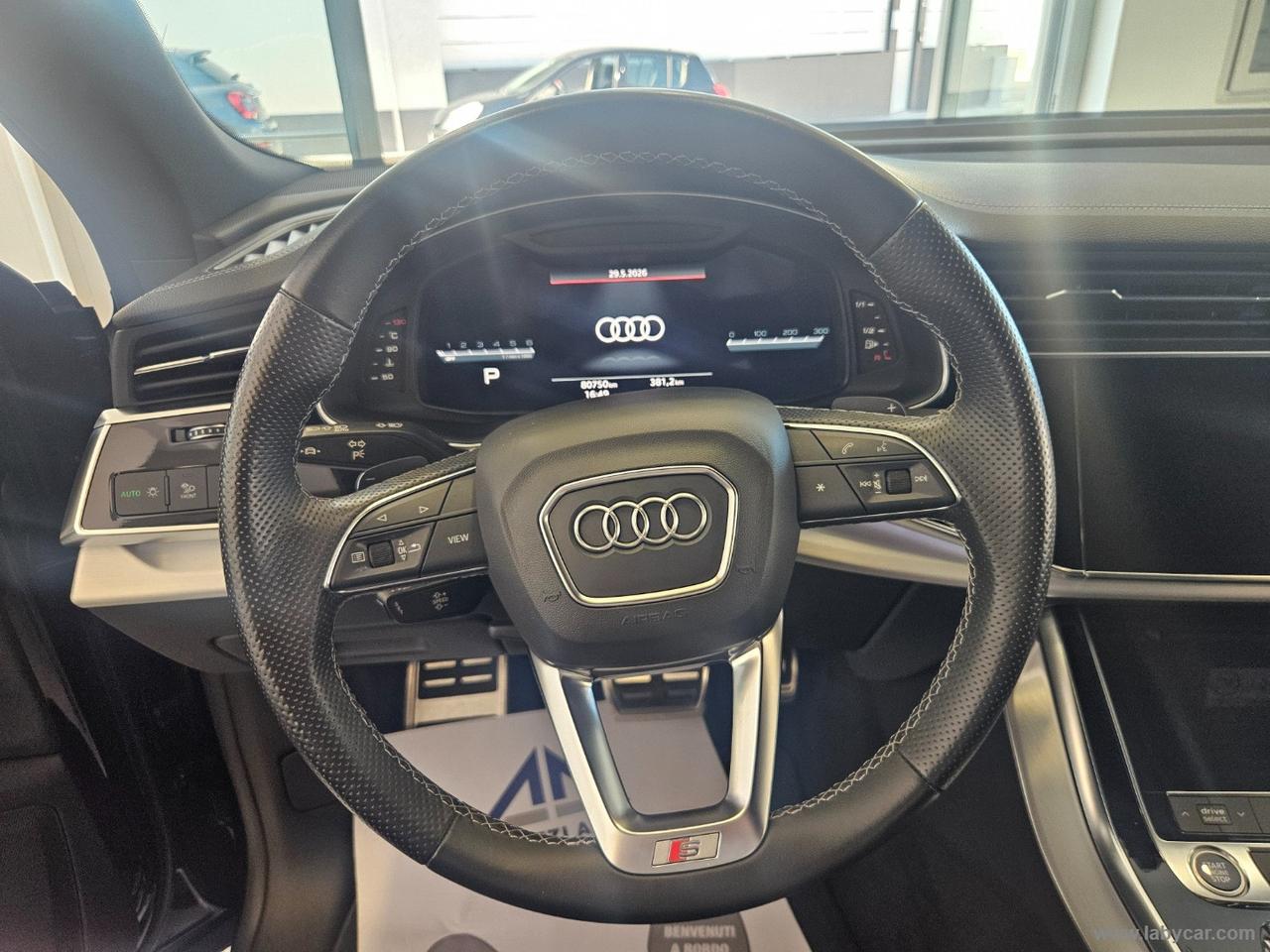 AUDI Q8 45 TDI quattro tiptronic S-LINE